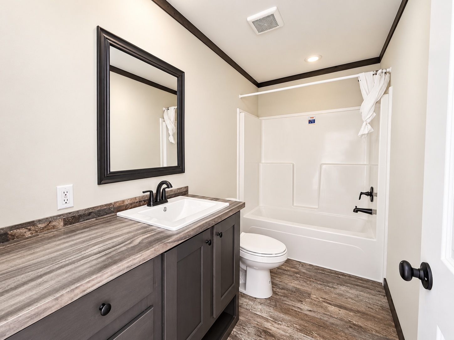 Baby Boujee manufactured home by Clayton — photo 12 of 13