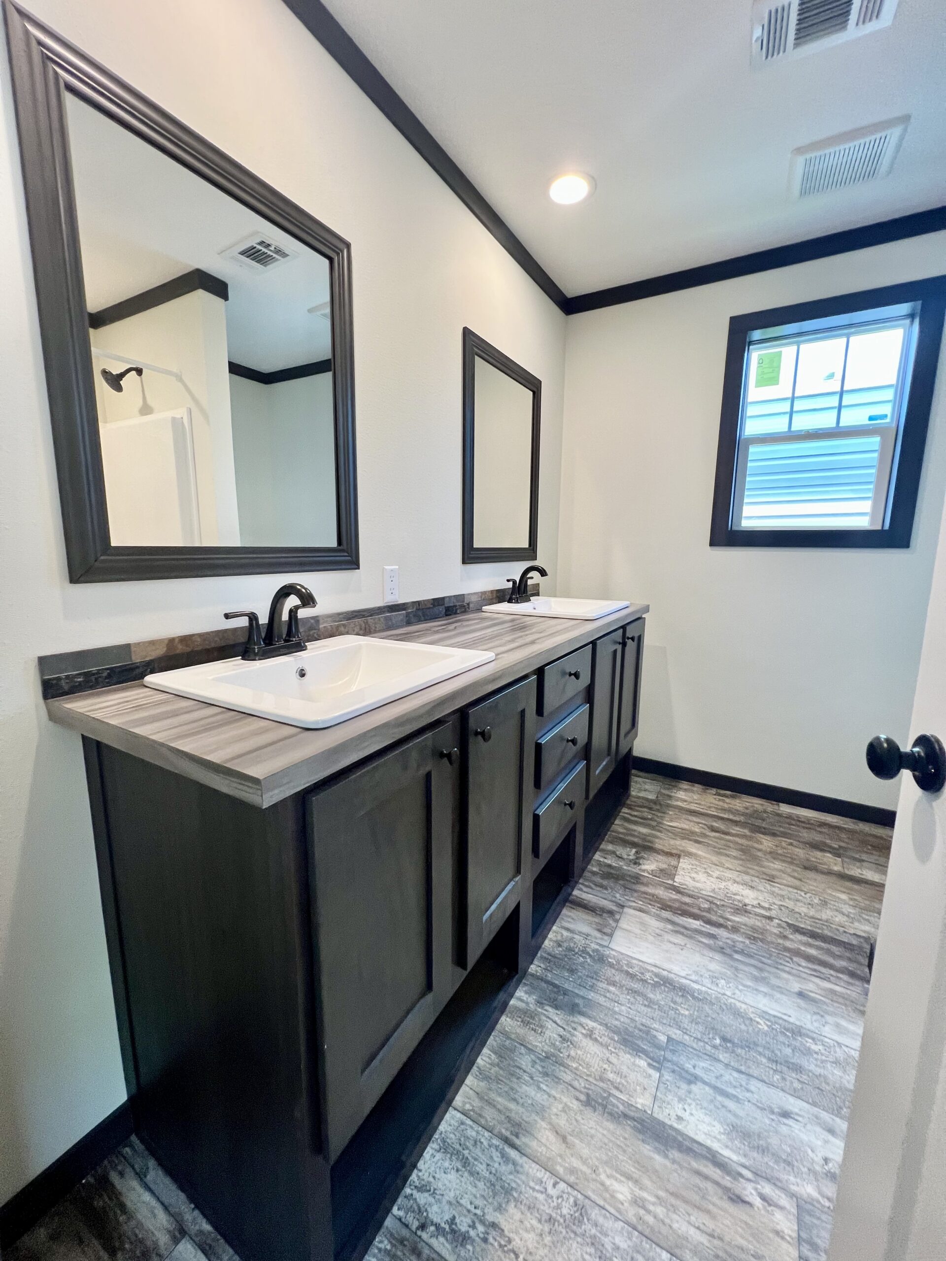 Boujee 56 manufactured home by Clayton — photo 8 of 19