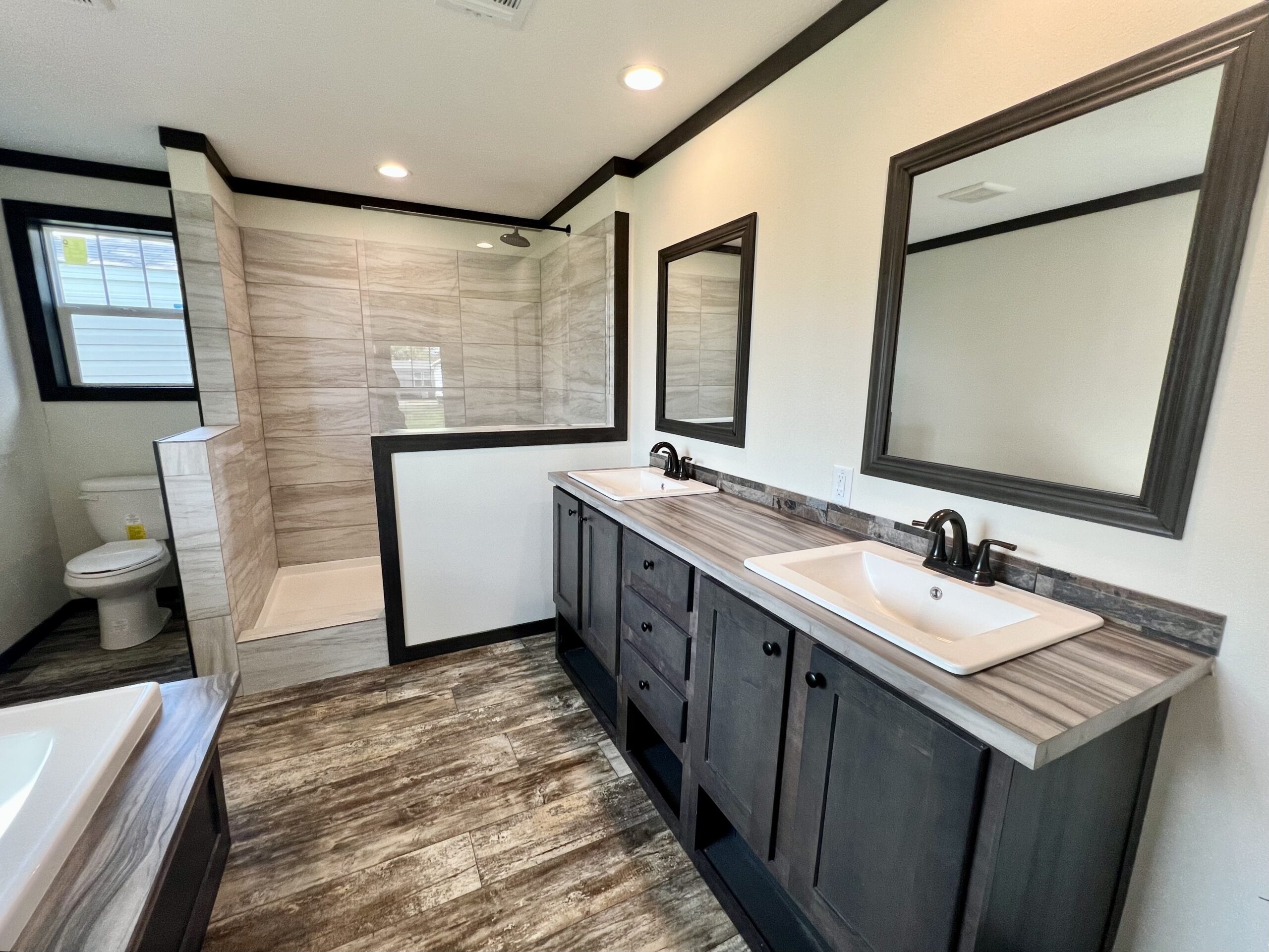 Boujee 56 manufactured home by Clayton — photo 17 of 19
