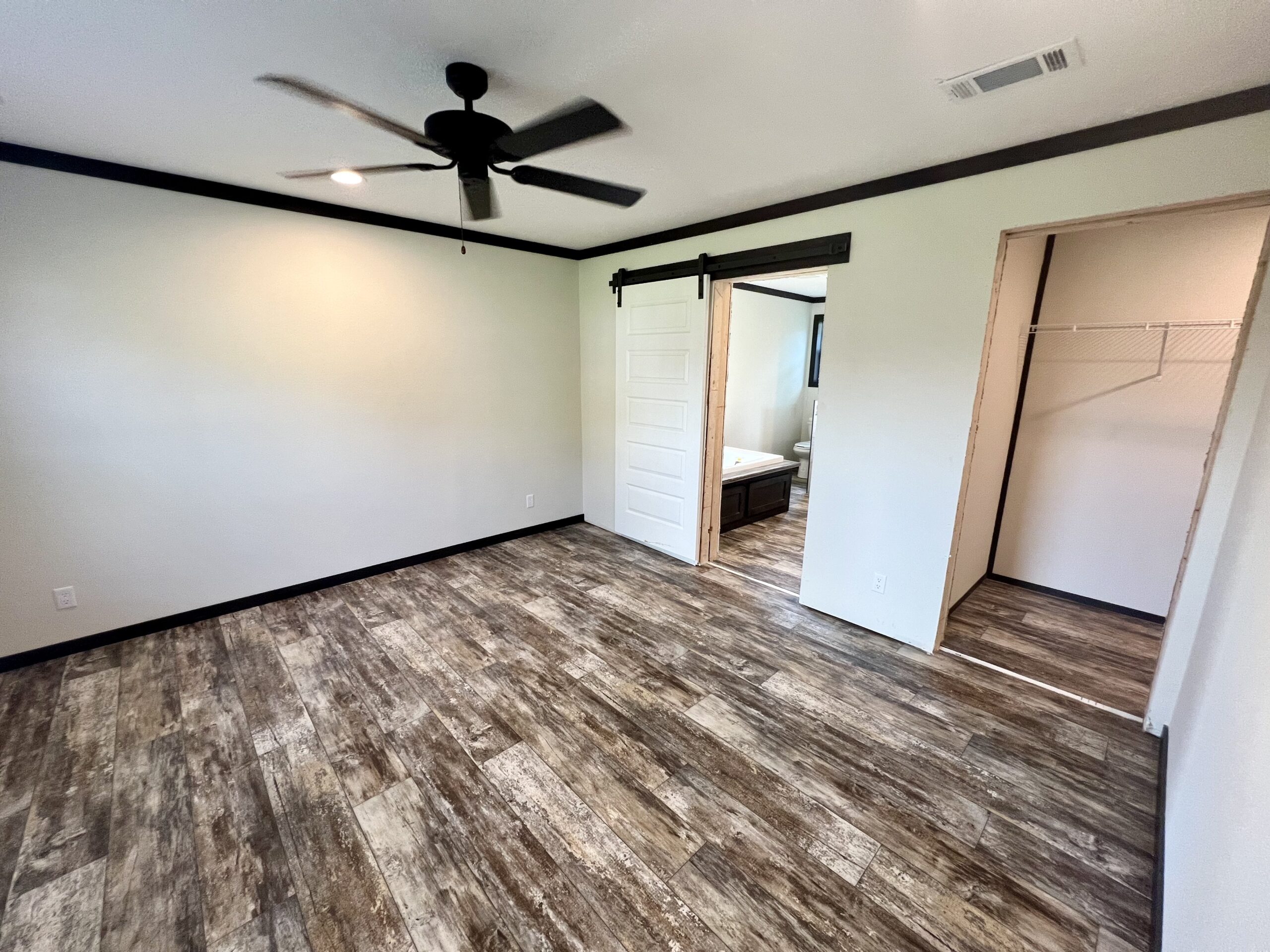 Boujee 56 manufactured home by Clayton — photo 14 of 19