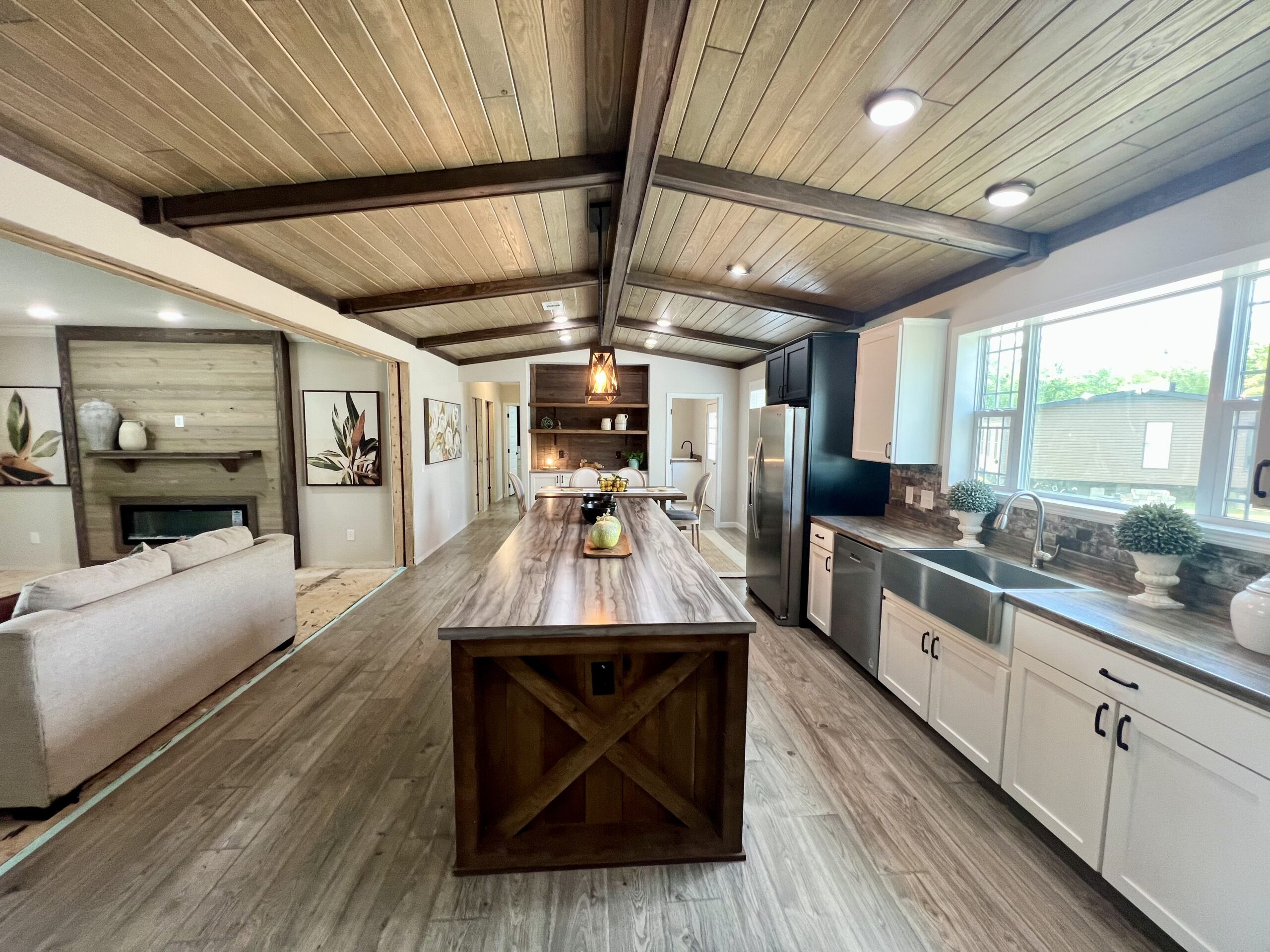 Oasis manufactured home by Deer Valley — photo 4 of 21