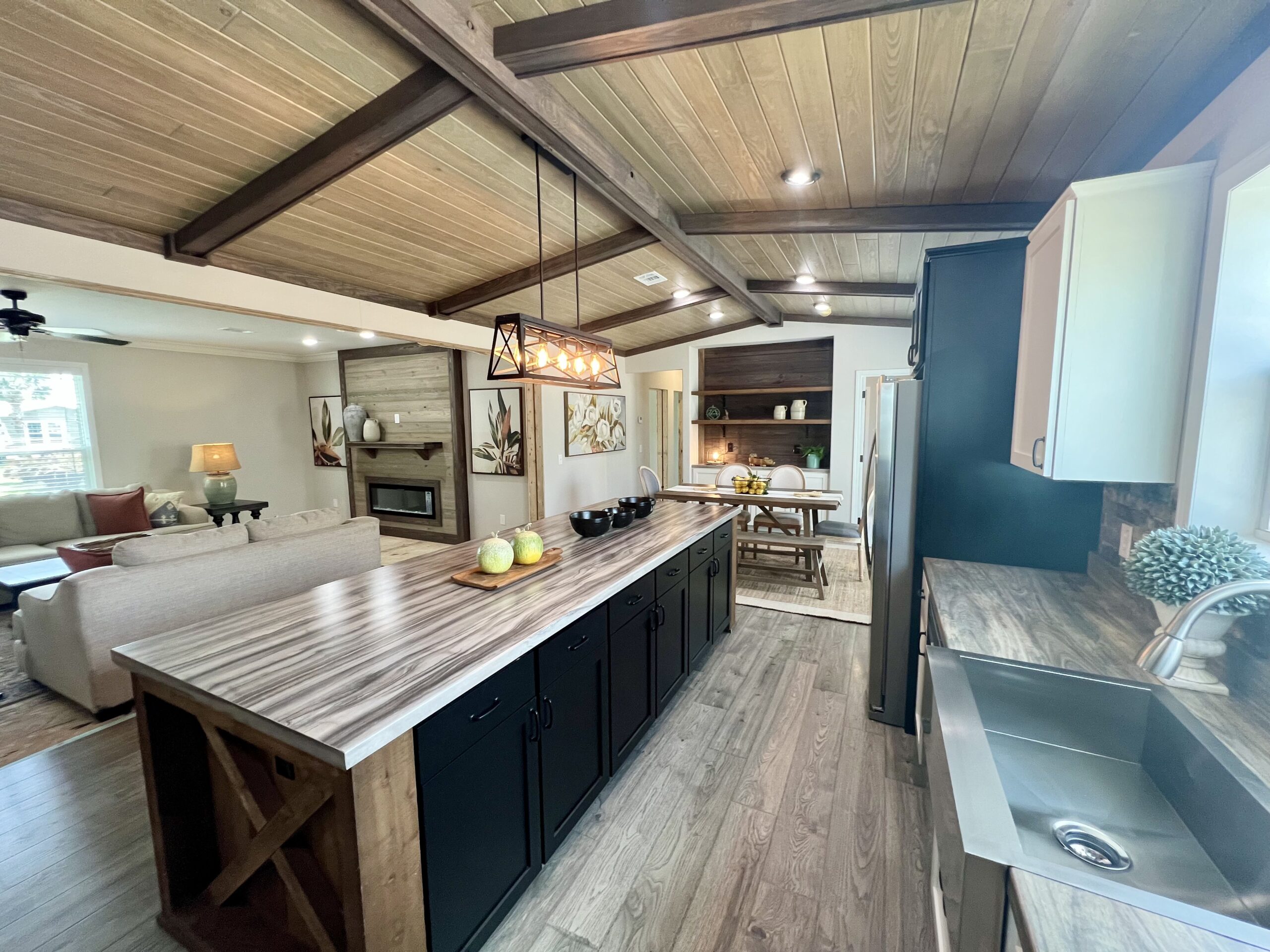 Oasis manufactured home by Deer Valley — photo 5 of 21