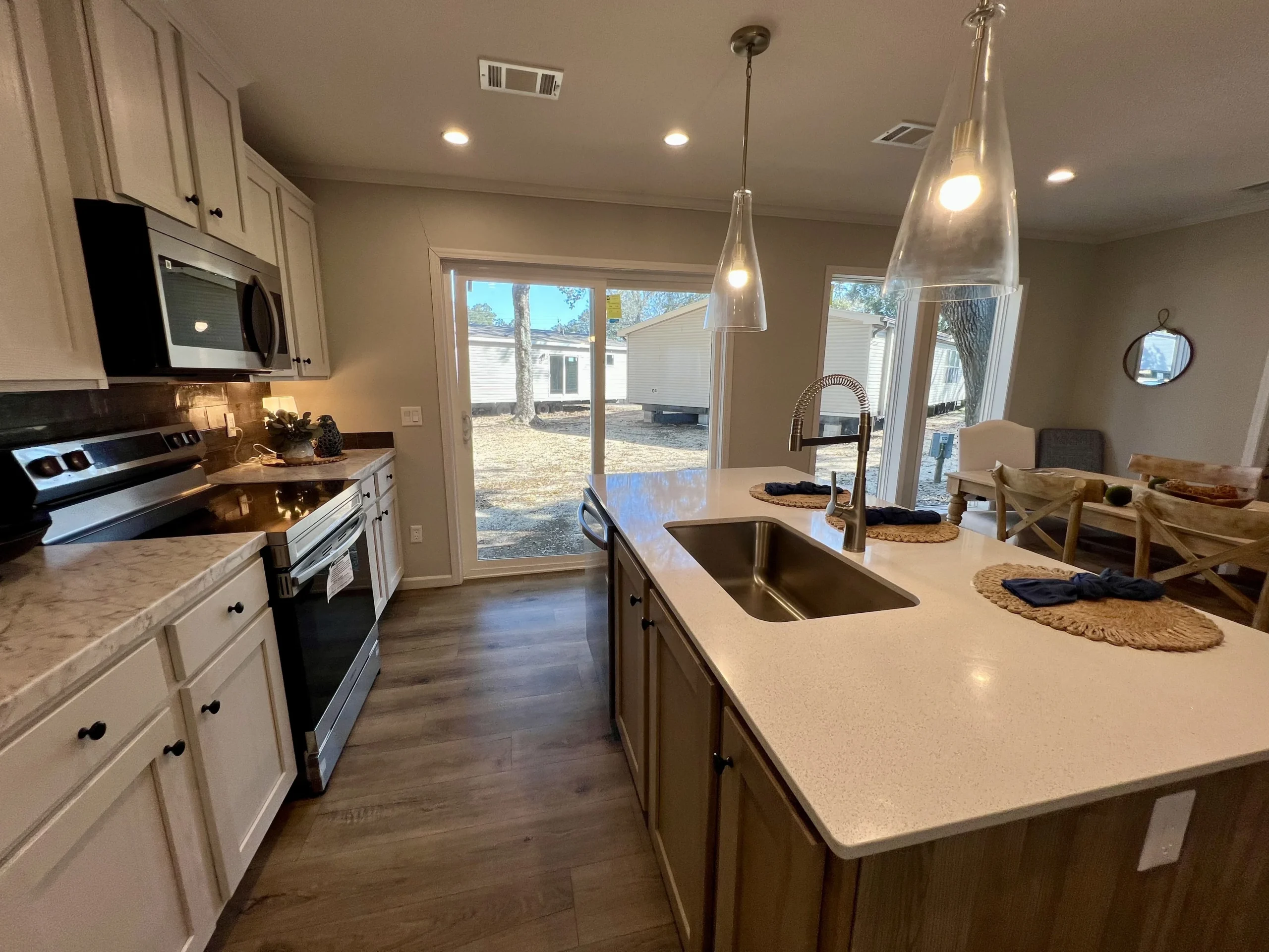 Patriot manufactured home by Southern Energy — photo 10 of 17