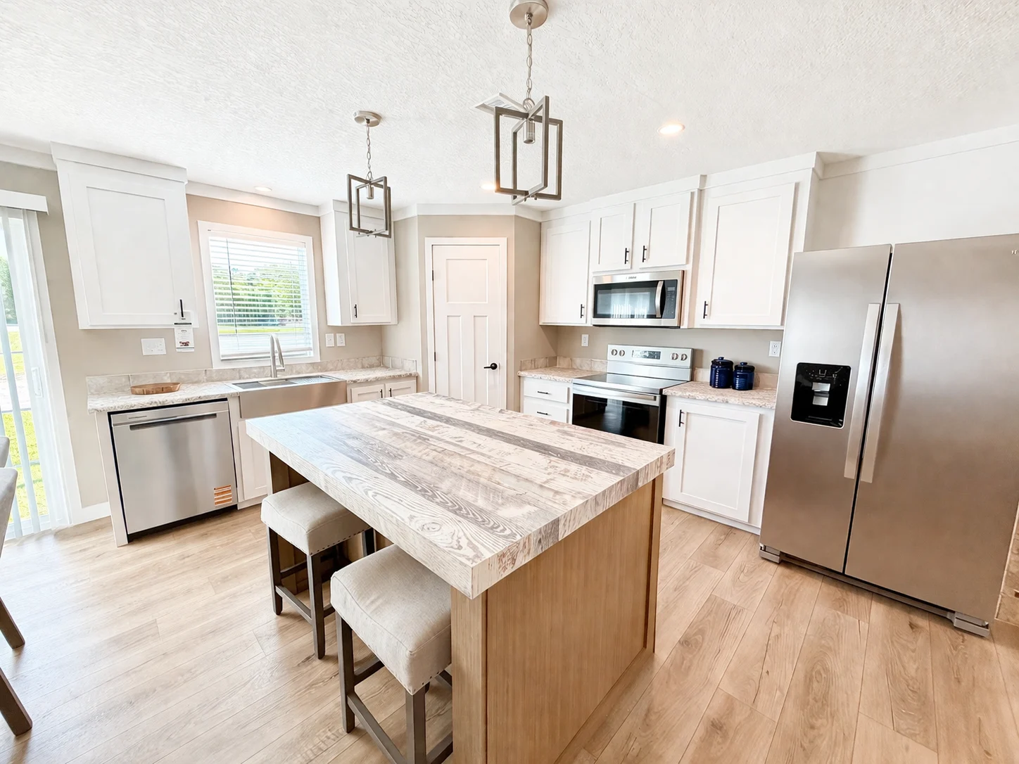 Providence manufactured home by Champion Homes — photo 9 of 18