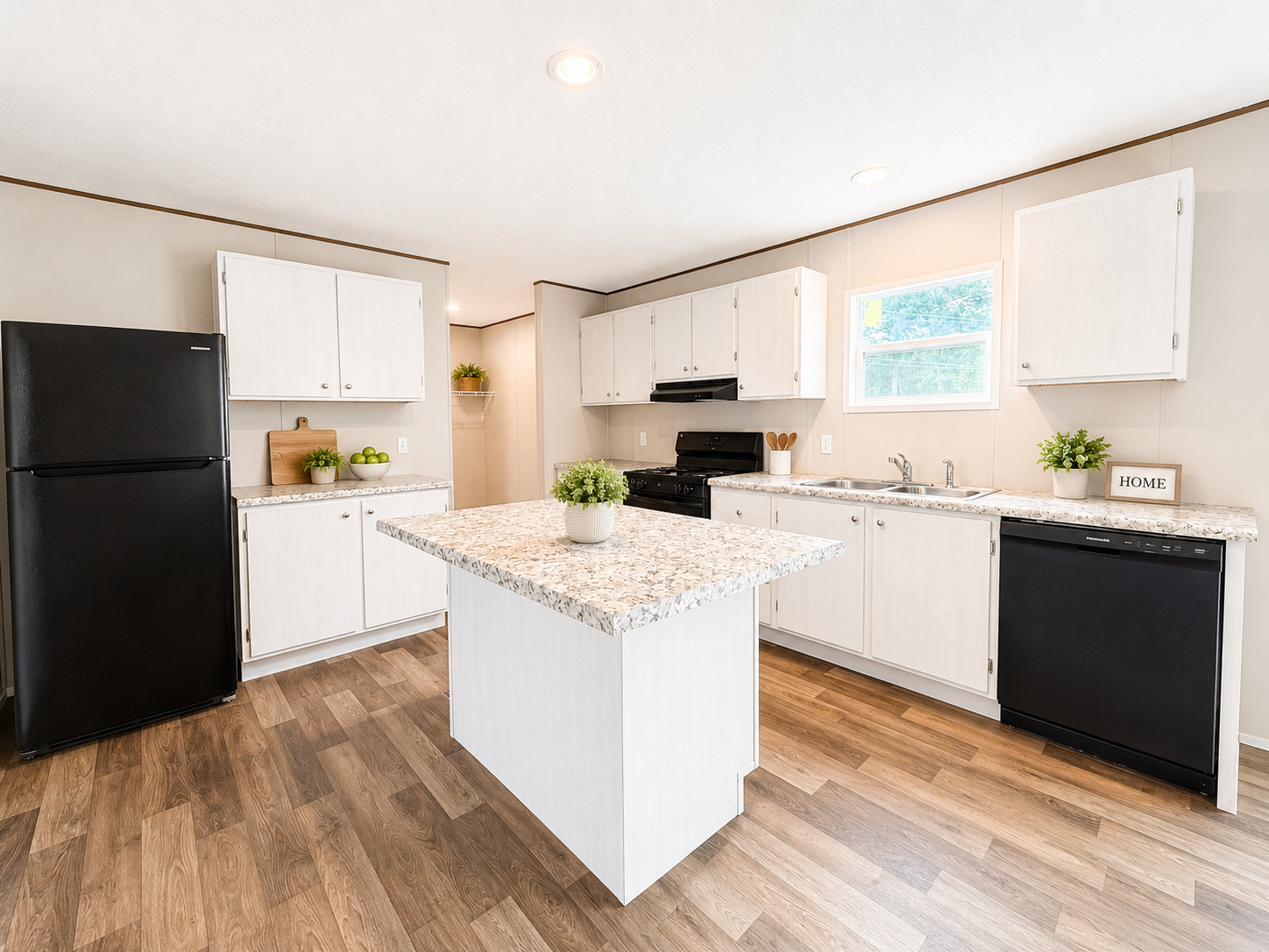 Redwood manufactured home by TRU Homes — photo 7 of 14